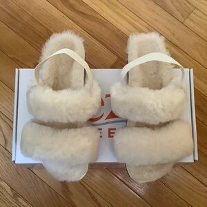 EZ Feet Genuine Shearing Two-Band Sandal Natural SZ 9